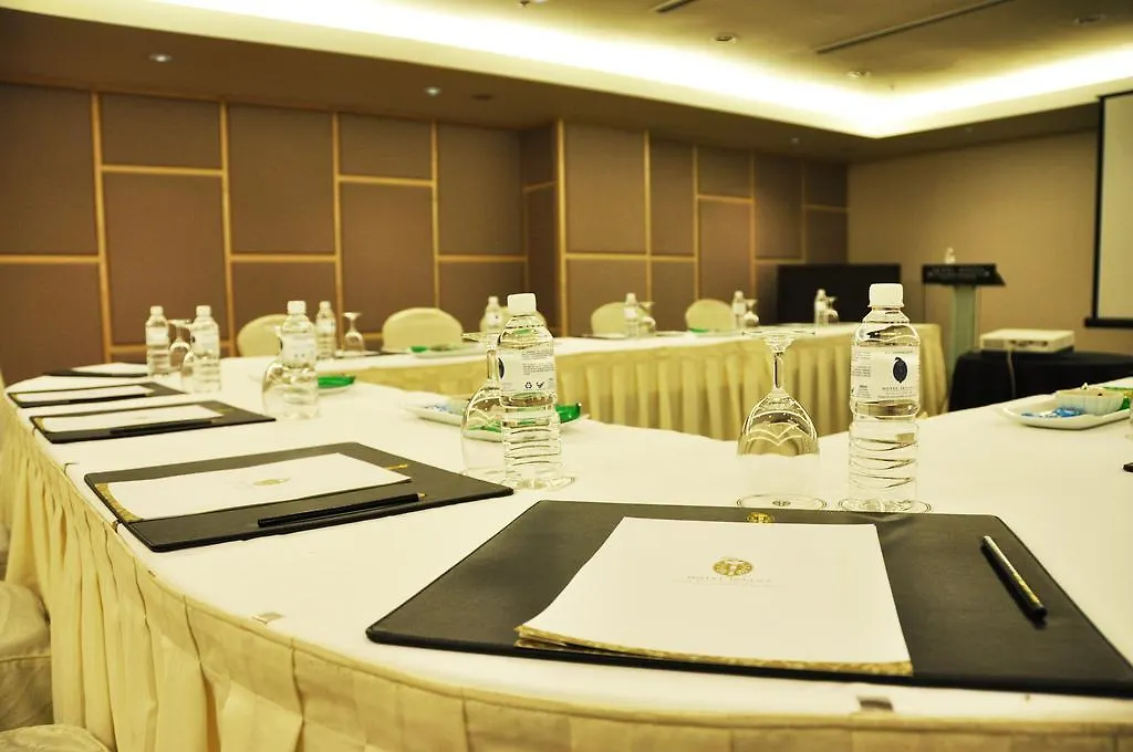 Hotel Istana Kuala Lumpur City Centre 5*,
